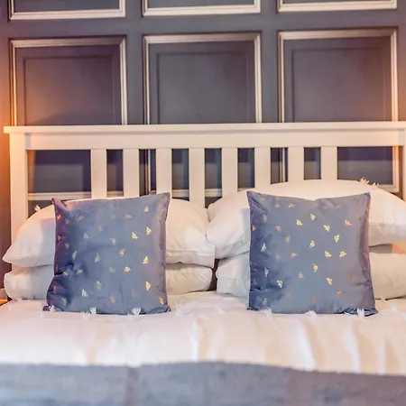 The Tipsy Bee At 143 Semesterbostad *