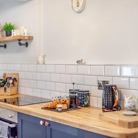 Semesterbostad The Tipsy Bee At 143 *