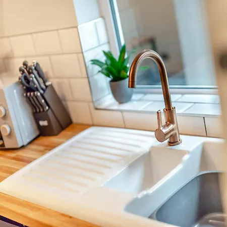 The Tipsy Bee At 143