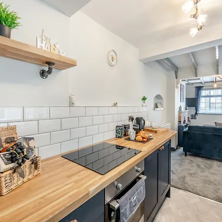 The Tipsy Bee At 143