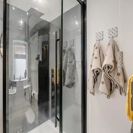 The Tipsy Bee At 143 بيت للعطل غيوسبرو