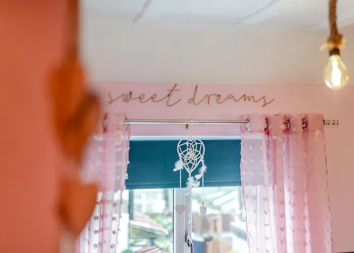 The Tipsy Bee At 143 بيت للعطل غيوسبرو