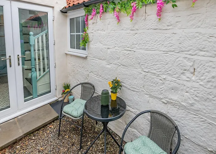 The Tipsy Bee At 143 * غيوسبرو