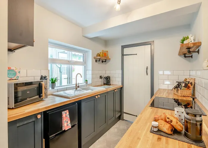 بيت للعطل The Tipsy Bee At 143 *