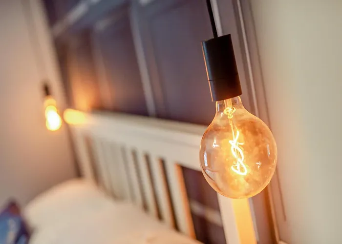 The Tipsy Bee At 143 * غيوسبرو