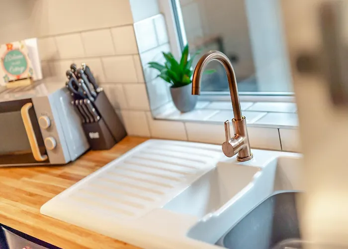 The Tipsy Bee At 143