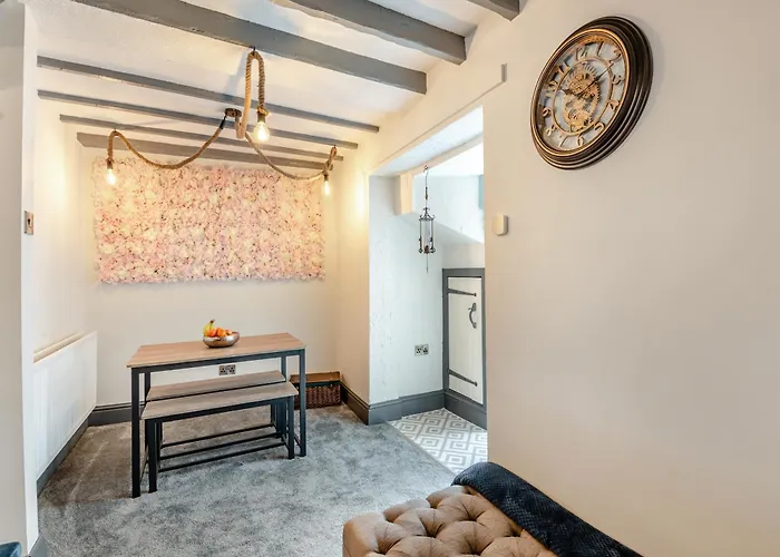 بيت للعطل The Tipsy Bee At 143 *